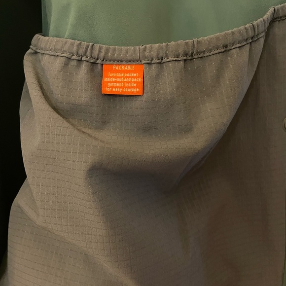 Merrell Rain Shell Jacket - size L - Picture 6 of 7